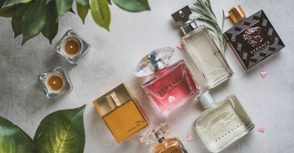 TOP 10 nejsvůdnějších dámských parfémů, kterým podlehne každý muž